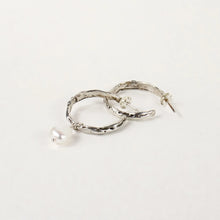 Load image into Gallery viewer, Medium Melted Hoop Earrings With Pearl