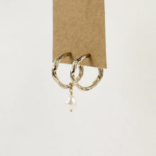 Load image into Gallery viewer, Small Melted Hoop Earrings With Pearl