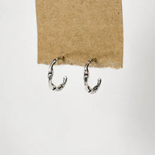 Load image into Gallery viewer, Silver Spine Open Hoop Earrings