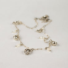 Load image into Gallery viewer, Silver Seaweed Pods & Pearls Necklace