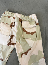 Load image into Gallery viewer, Cropped Pants - Camo