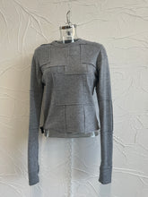 Load image into Gallery viewer, Fitted Cashmere Sweater