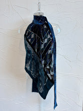 Load image into Gallery viewer, Velvet Halterneck Top