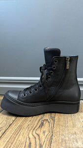 Leather Boots with laces
