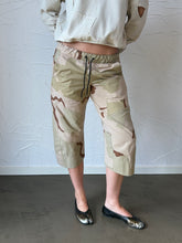Load image into Gallery viewer, Cropped Pants - Camo