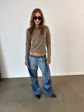Load image into Gallery viewer, Fitted Cashmere Sweater