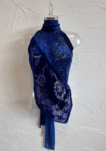 Load image into Gallery viewer, Velvet Halterneck Top