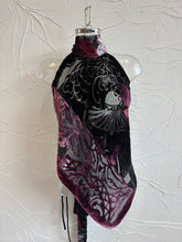 Load image into Gallery viewer, Velvet Halterneck Top